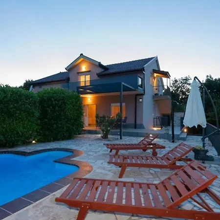 Casa de Férias Pool Krivodol Poljica (Makarska)